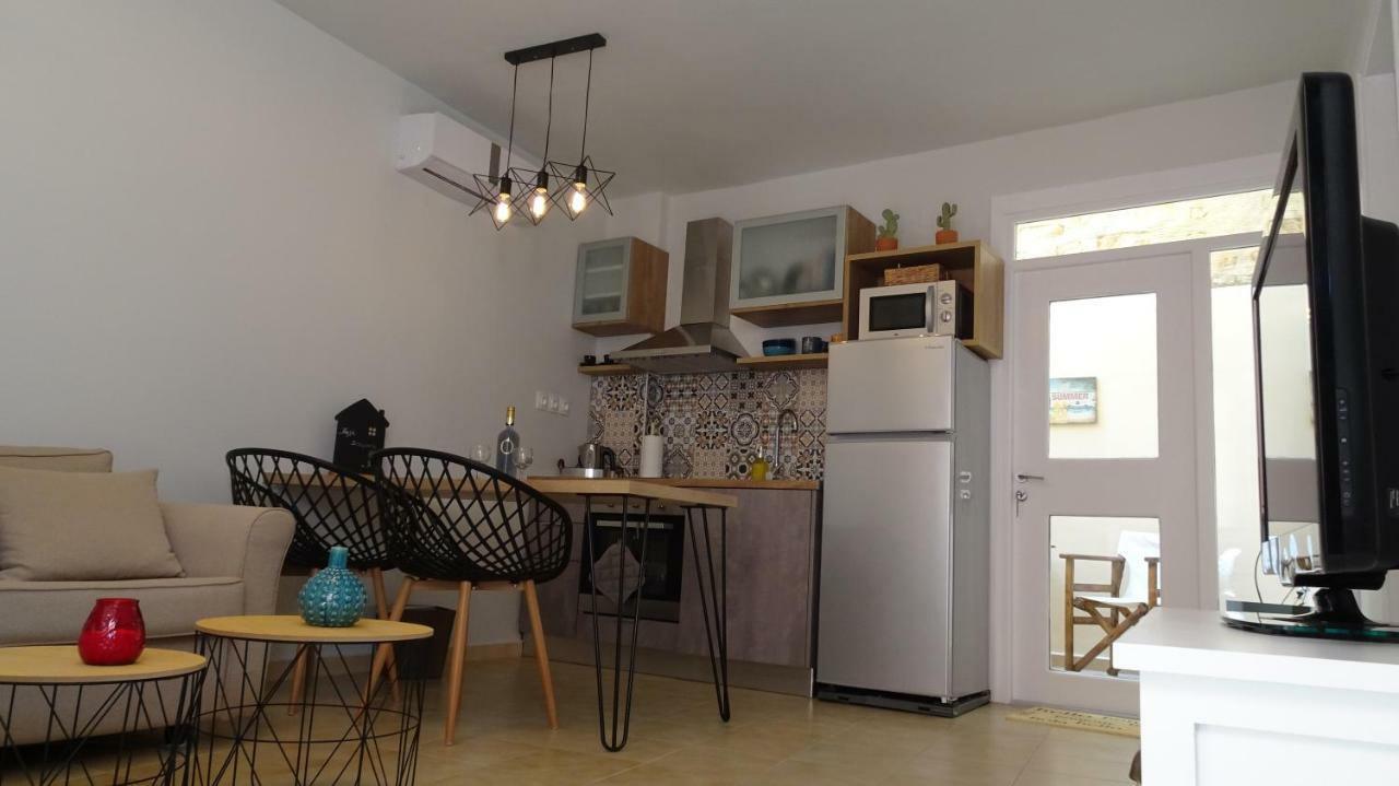 Elegant And Comfortable Apartment In The City Center Ermúpoli Kültér fotó