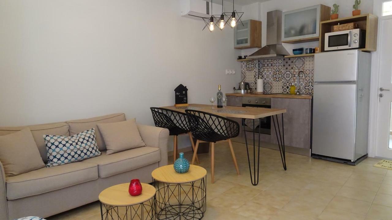 Elegant And Comfortable Apartment In The City Center Ermúpoli Kültér fotó