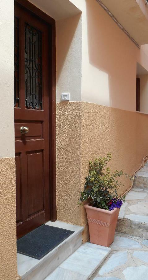 Elegant And Comfortable Apartment In The City Center Ermúpoli Kültér fotó