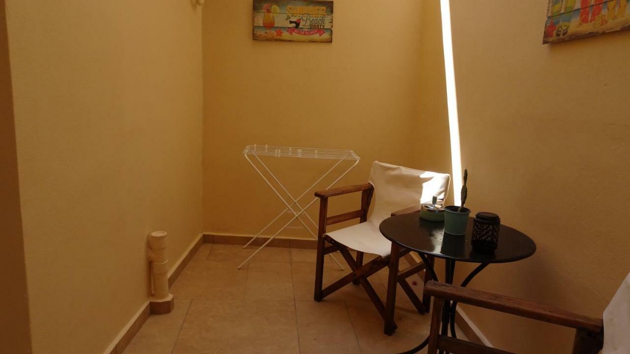 Elegant And Comfortable Apartment In The City Center Ermúpoli Kültér fotó