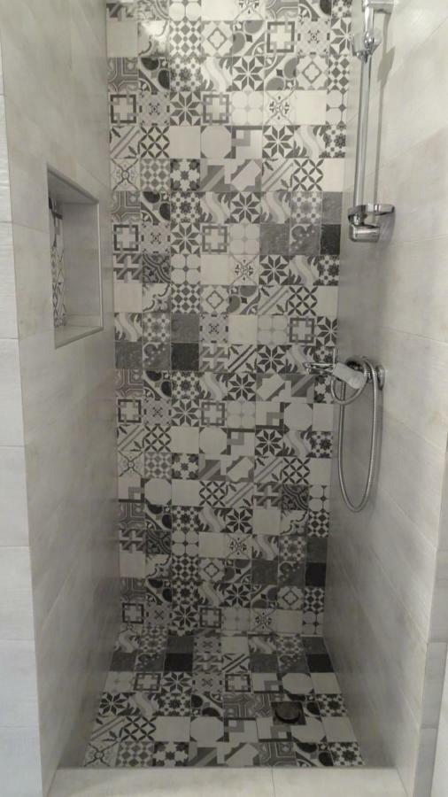 Elegant And Comfortable Apartment In The City Center Ermúpoli Kültér fotó
